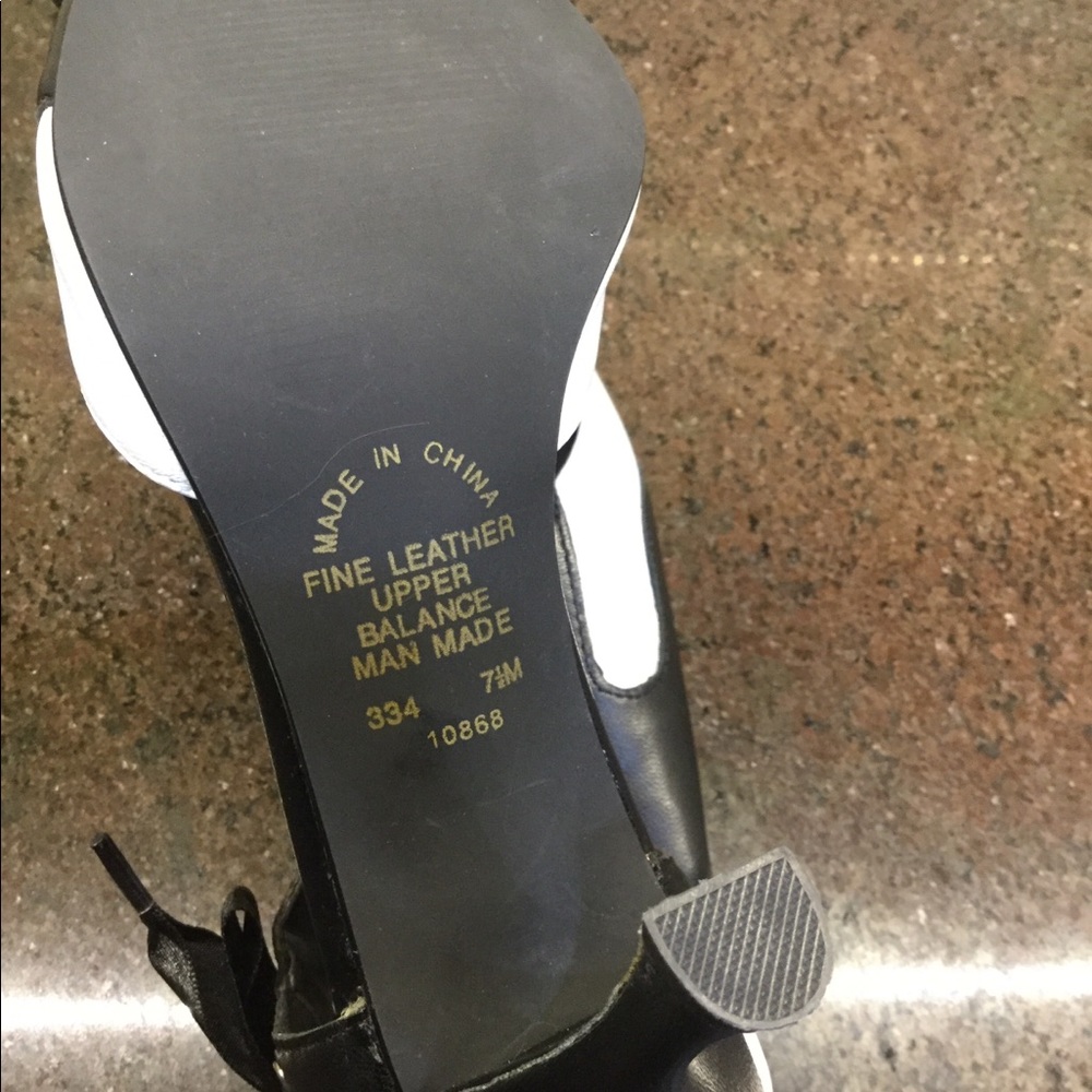 Shoes - Picture 4 of 4